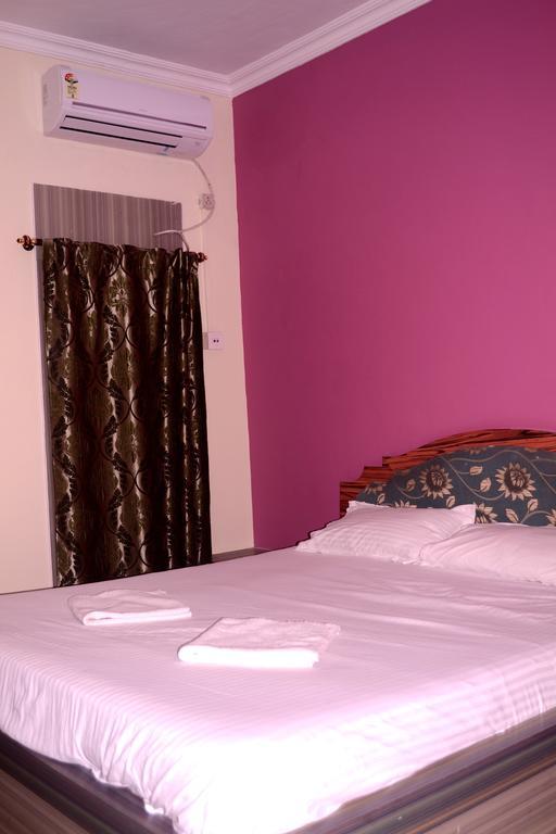 Hotel Tourist Home Puri Room photo